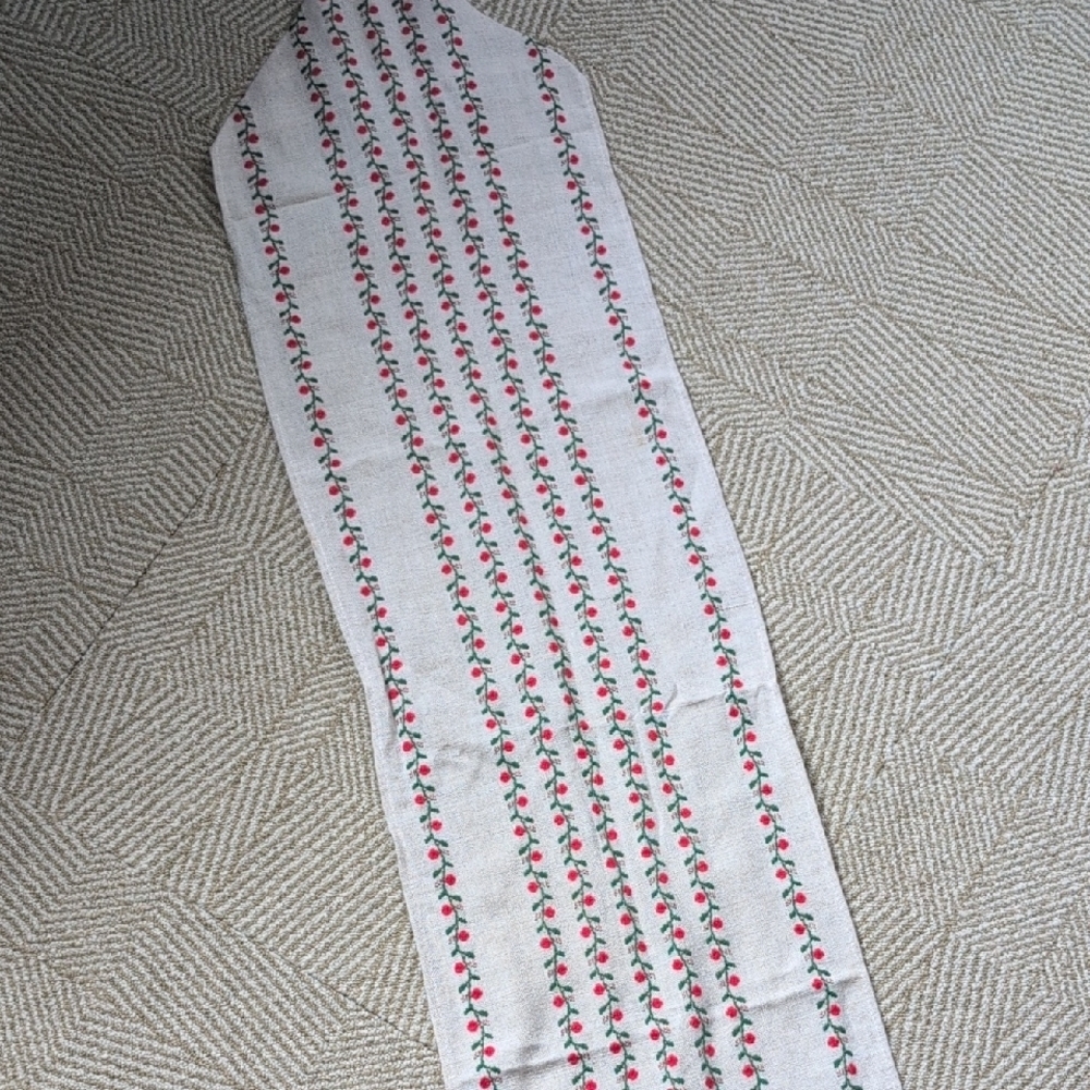 Farmhouse Scandinavian Table Runner Linen-Like Red Green Floral Vines Embroidery - Picture 3 of 9